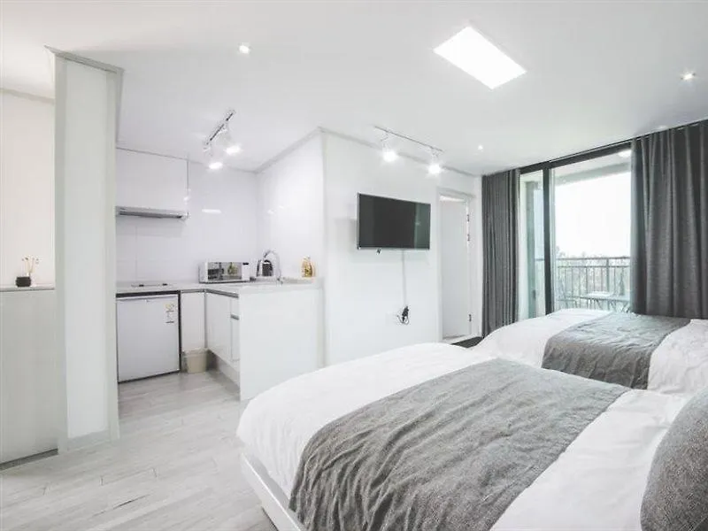 Holiday home Jeju By The Hill Pension