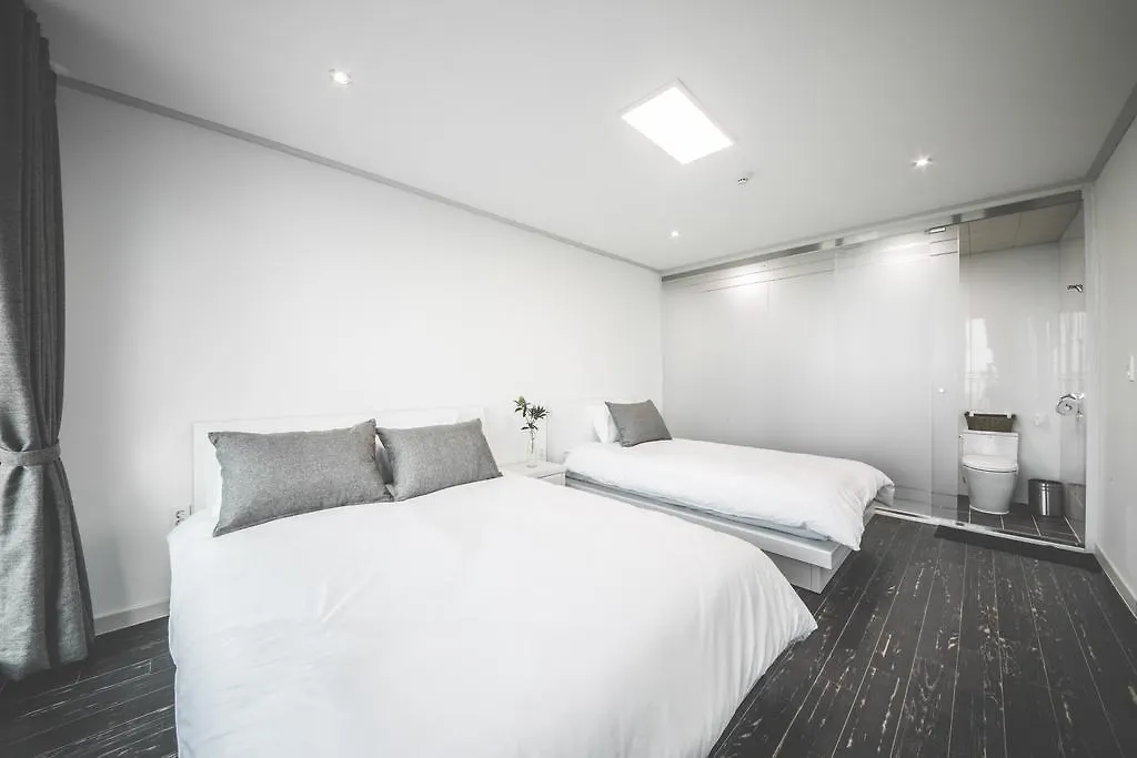 Holiday home Jeju By The Hill Pension